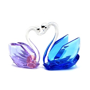 Prezzo economico cigni di vetro rosa <span class=keywords><strong>blu</strong></span> colore K9 doppio <span class=keywords><strong>cigno</strong></span> di cristallo con confezione regalo per bomboniera figurina di <span class=keywords><strong>cigno</strong></span> di cristallo CWG-06 - Product Image 1