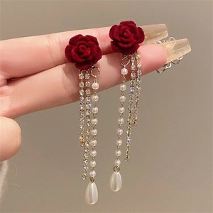 <span class=keywords><strong>Orecchini</strong></span> a <span class=keywords><strong>Fiore</strong></span> di Camelia Rossa con Ago d'Argento, <span class=keywords><strong>Orecchini</strong></span> Personalizzati con Perle e Diamanti a Nappina per Donne - Product Image 1