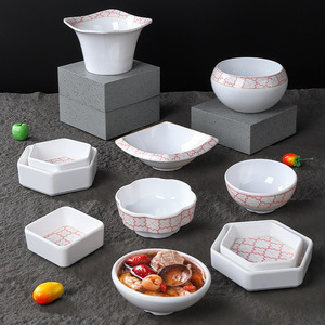 Juego de tazones creativos de melamina blanca para uso en hoteles, restaurantes y fiestas con diseño de patrón rojo. - Product Image 2