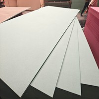 Panneau MDF vert MR résistant à l'humidité HDF HDHMR Panneau de bois durable et solide de 18mm pour la fabrication de meubles et les projets domestiques