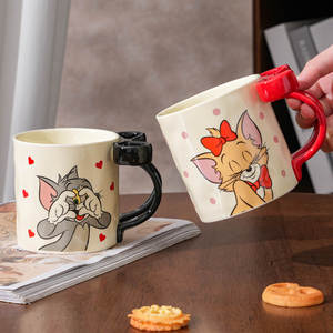Ensemble de tasses en céramique Tom et Jerry avec poignée, design cartoon, pour le bureau ou la maison - Product Image 1
