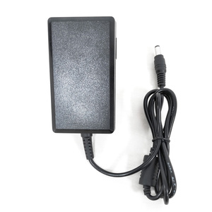 <span class=keywords><strong>Chargeur</strong></span> mural personnalisé <span class=keywords><strong>9</strong></span> <span class=keywords><strong>volts</strong></span> 2 ampères 18 watts avec adaptateur de connexion enfichable à sortie CC - Product Image 6
