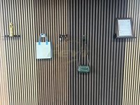 Panneaux muraux acoustiques à lattes de bois insonorisées modernes Crochets d'accessoires Akupanel créatifs pour le salon et la chambre Design d'intérieur