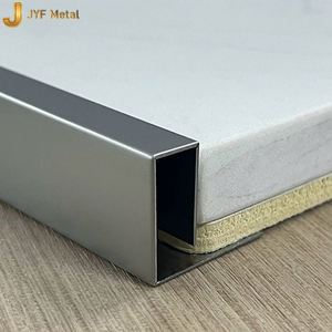 EX557 Profilé décoratif moderne en acier inoxydable, étanche et durable, sur mesure pour les bords de carrelage dans les projets d'ingénierie intérieure - Product Image 4
