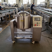 Chaudière industrielle inclinable à double enveloppe, chauffée par induction, pour la cuisson et le mélange de sauce chili et de sauce tomate