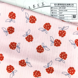 Tessuto Jacquard Elasticizzato con Motivo Fragola, 96,5% Poliestere 3,5% Spandex, Produttore per Pigiami, Abiti da Donna, Abbigliamento OEM - Product Image 2