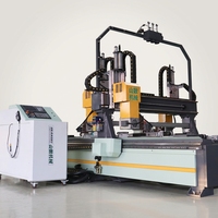 Centre de traitement CNC multifonction pour le travail du bois, machine à fabriquer des panneaux de porte en bois avec fonctions de découpe de charnières et de trous de vis