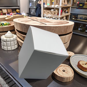 แผ่นกระดาษลูกฟูกแบบเรียบง่ายสีขาวเรียบแผ่นป้ายแขวนกางเกงยีนส์ลายนูนสี่เหลี่ยมพับได้เคลือบผิวด้านรีไซเคิลได้เป็นมิตรต่อสิ่งแวดล้อม - Product Image 3