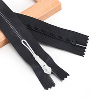Fermeture à glissière en nylon à double curseur écologique personnalisée avec logo de marque pour les vêtements de manteaux en matière plastique avec contraste de couleur