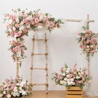 Composition florale rose en arc, toile de fond de mariage personnalisée, guirlandes de fleurs triangulaires suspendues au mur, décorations d'allée, fleurs artificielles réalistes