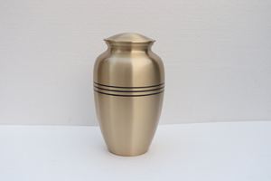 โกศเผาศพทองคำสำหรับผู้ใหญ่ดีไซน์เนอร์ทำจากอะลูมิเนียมโลหะที่มีคุณภาพดีที่สุดสำหรับขี้เถ้ามนุษย์ผลิตโดย - Product Image 3