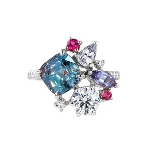 Anello da Cocktail Q518 con Fiore in Oro Bianco, Moissanite Taglio Brillante Rotondo, Montatura a Griffe, Anello di Fidanzamento da Donna - Product Image 5