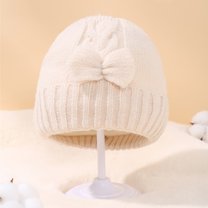 Automne hiver couleur unie bébé <span class=keywords><strong>tricot</strong></span>é chapeaux enfants filles garçons bonnets casquettes chaud doux nouveaux chapeaux ajustés pour enfants avec nœud - Product Image 4