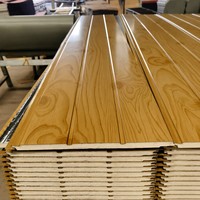 Panneaux sandwich en mousse de polyuréthane ignifuges pour la construction d'entrepôts, panneaux muraux isolés en PU les plus populaires