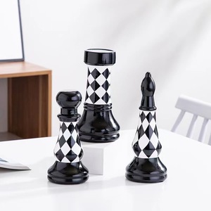 Vente en gros de décoration intérieure moderne Statue d'échecs en céramique <span class=keywords><strong>noir</strong></span> <span class=keywords><strong>et</strong></span> <span class=keywords><strong>blanc</strong></span> Accessoire de décoration pour la maison - Product Image 2