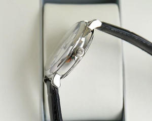 Montre mécanique automatique en acier inoxydable avec logo personnalisé, cadran en verre saphir, bracelet en cuir véritable PU et fermoir papillon - Product Image 6