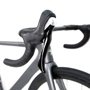 Vélo de Course Adulte en Fibre de Carbone <span class=keywords><strong>27</strong></span>'', 26'', 20'' – Excellent Rapport Qualité-Prix, Freins à Disque Hydrauliques, 24 Vitesses – Vente en Gros - Product Image 3