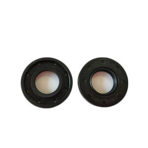 Joint d'étanchéité à double lèvre métrique NQK 14x24x7mm en caoutchouc noir et métal pour arbre à huile, précision P5/P6, dureté 70-90 Shore, pour applications mécaniques - Product Image 1