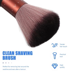 Spazzola per Capelli Hadiyah Beauty in Morbida Pelliccia Sintetica Marrone, Pennello per Collo e Trucco Viso - Product Image 3