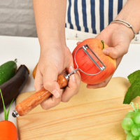HAPPYJACK Dagelijks gebruik Handmatige keuken-schilmes met gekarteld houten handvat, fruit- en groenteschiller, trektype keukenschrapers