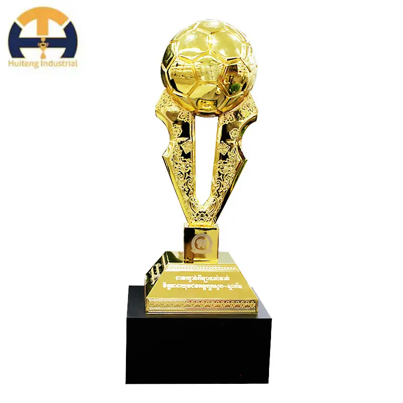 Cina produttore di design di alta qualità trofeo della lega di calcio calcio trofeo di calcio in metallo