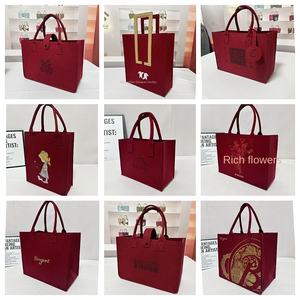 Tas Tangan Poliester Desain Kartun Sederhana untuk Tahun Baru, Kapasitas Besar, Pilihan Warna, Promosi Perusahaan, Dapat Dikustomisasi - Product Image 3