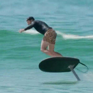 Sabo Sports IP68 8KW 7000 RMP E Foil Board Planche de surf électrique bon marché Hydro Foil à vendre en stock USA UK EU Thaïlande avec CE MSDS - Product Image 1