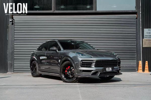 Nouveau kit carrosserie en fibre de carbone pour Porsche Cayenne, comprenant un diffuseur avant, un spoiler et des jupes latérales en fibre de carbone sèche, pour un style amélioré. - Product Image 3