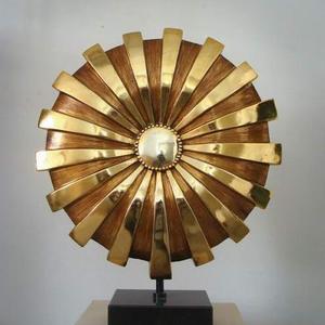 Sculpture de bureau d'intérieur en résine dorée personnalisée, peinte à la main, imperméable, thème astronaute, cadeau d'affaires, figurine - Product Image 1