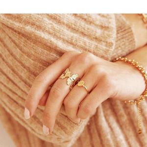Anillo de oro de 14 quilates con hoja de ginkgo para mujer - Diseñador, Único, Lujo ligero, Banda ancha vintage - Product Image 4
