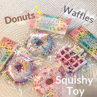 Produit transfrontalier très populaire : Modèle en plastique en forme de patte de chat moelleuse, texture type slime, très populaire sur les plateformes de diffusion en direct, en sachet surprise