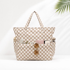 <span class=keywords><strong>Sac</strong></span> <span class=keywords><strong>fourre</strong></span>-<span class=keywords><strong>tout</strong></span> pour <span class=keywords><strong>femme</strong></span> en polyester de couleur unie multifonctionnel de grande capacité pour les voyages, la remise en forme, les loisirs et la plage - Product Image 1