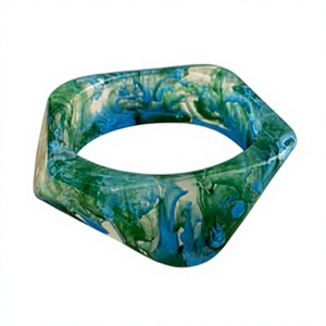 กำไลข้อมือเรซิ่นลายหินอ่อนสุดเก๋ สีชมพู ขาว ดำ ดีไซน์วินเทจ แฟชั่นสำหรับทุกเพศ พร้อมสำหรับผู้หญิง - Product Image 5