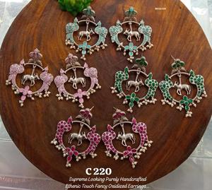 ต่างหูทรงกลมสีทองแกะสลักสีทองและโลหะออกซิไดซ์ของผู้หญิงแนววินเทจเครื่องประดับต่างหูสไตล์อินเดีย jhumka jhumki - Product Image 6