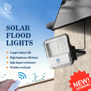ไฟสปอร์ตไลท์ LED พลังงานแสงอาทิตย์ GCOTS 80W IP65 ตัวเรือนอลูมิเนียม ขนาด 70x150 มม. มุมลำแสง 6000K แสงเดย์ไลท์ พร้อมรีโมทคอนโทรล กันน้ำ สำหรับสวนและพื้นที่กลางแจ้ง - Product Image 1