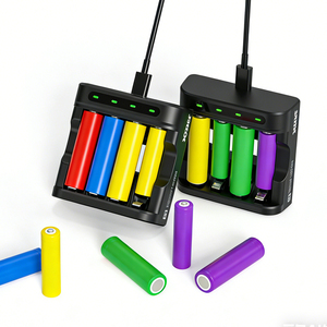 Chargeur de piles universel personnalisé à <span class=keywords><strong>4</strong></span> baies pour piles Li-ion 1,5 V et NI-MH 1,2 V AA AAA avec indicateur LED pour piles cylindriques au lithium-ion - Product Image 1