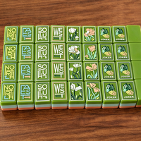 Tuiles de Mahjong en Acrylique Vert Premium Décorées à la Main, Durables et Résistantes à l'Usure, Kit de Jeu de Table Chinois Classique