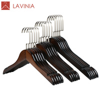 Cintres en bois de luxe couleur vintage Lavinia, fabricant de cintres pour vêtements