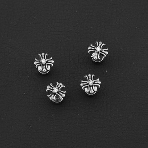 Boucles d'oreilles clous géométriques croisées, style luxe léger, design populaire, unisexe, en acier inoxydable, bijoux de mode, vente en gros - Product Image 1