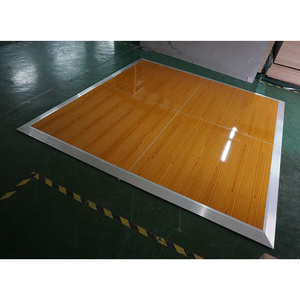 Plancher de danse modulaire léger en bois pour extérieur, idéal pour les fêtes en plein air - Product Image 2
