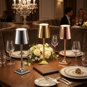 <span class=keywords><strong>Base</strong></span> di Ricarica Wireless Personalizzata con Finitura Elettroplaccata, Lampada da Tavolo LED Ricaricabile Moderna per Hotel e Ristoranti di Lusso - Product Image 1