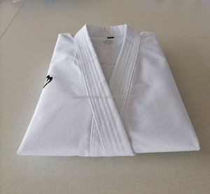 Vente en gros WKF <span class=keywords><strong>KARATE</strong></span> GI <span class=keywords><strong>KATA</strong></span> UNIFORM <span class=keywords><strong>KIMONO</strong></span> <span class=keywords><strong>arawaza</strong></span> toile tissu personnalisé unisexe OEM - Product Image 2