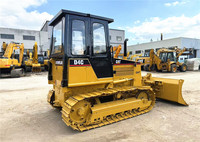 Bulldozer sur chenilles d'occasion CAT D4 10T avec moteur puissant et système hydraulique fiable, idéal pour le défrichement et le nivellement des terrains