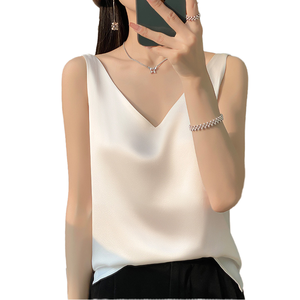 บูติก2025เสื้อกล้ามผ้าซาตินคอวีของผู้หญิงสำหรับฤดูร้อนเสื้อแฟชั่นใหม่พอดีตัวระบายอากาศผ้าใบสีทึบพิมพ์ลายปล่อยออกมาสบายๆ - Product Image 4