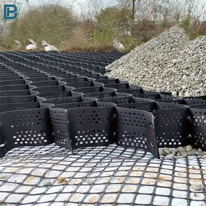 แผ่นตาข่าย HDPE สำหรับปูพื้นภายนอกอาคาร แบบรังผึ้ง สำหรับทางรถวิ่ง ป้องกันการกัดเซาะของกรวดและหญ้า - Product Image 5