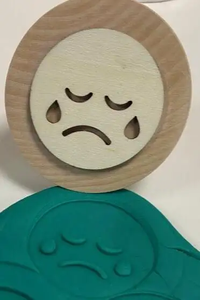 Jouets <span class=keywords><strong>Montessori</strong></span> personnalisés pour tout-petits manche en bois manuel gaufreur 3D tampon rond avec outils de pâte cadeau - Product Image 4