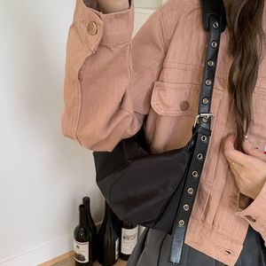 Bolso Bandolera de Nailon para Mujer, Diseño Exclusivo, Color Negro, Resistente al Agua, Cierre de Cremallera, Uso Diario, Verano 2023 - Product Image 4