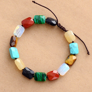 สร้อยข้อมือลูกปัดหินธรรมชาติ 7 สี ทำด้วยมือ ปรับขนาดได้ เครื่องประดับสำหรับทุกเพศ ของขวัญ ดีไซน์เรขาคณิต - Product Image 3