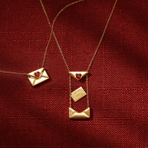 Gioielli per Donne Collana a Cuore in Acciaio Inossidabile con Incisione 'Love You' Placcata Oro per San Valentino - Product Image 1