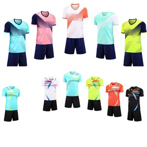 ชุดเสื้อฟุตบอลแขนสั้น คอวี สีไล่ระดับ พิมพ์ลายแบบซับลิเมชั่น ระบายเหงื่อได้ดี แห้งเร็ว ผ้าโพลีเอสเตอร์ ทรงสปอร์ต - Product Image 1